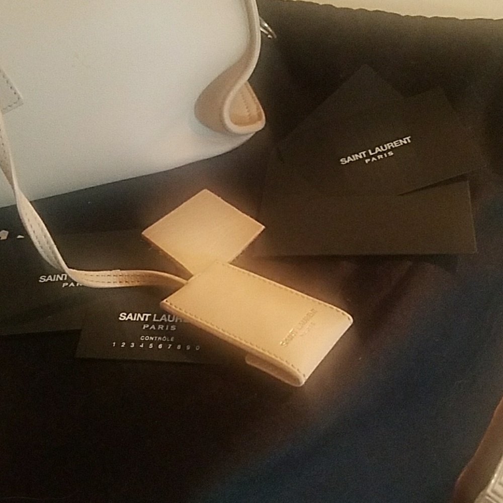 Handbag - Picture 3 of 8